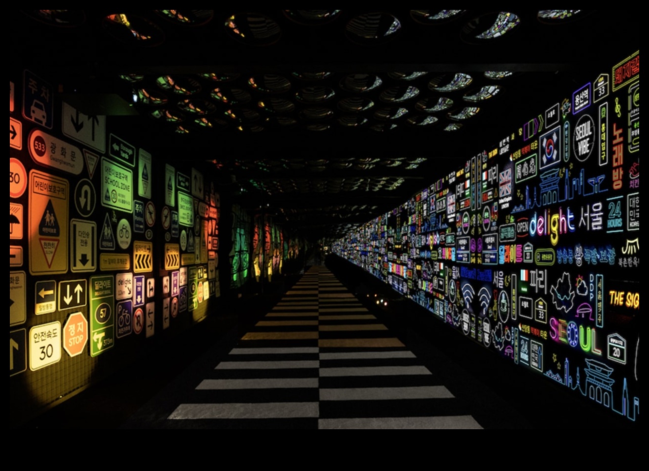 المسرات الرقمية: استكشاف عالم فنون الويب